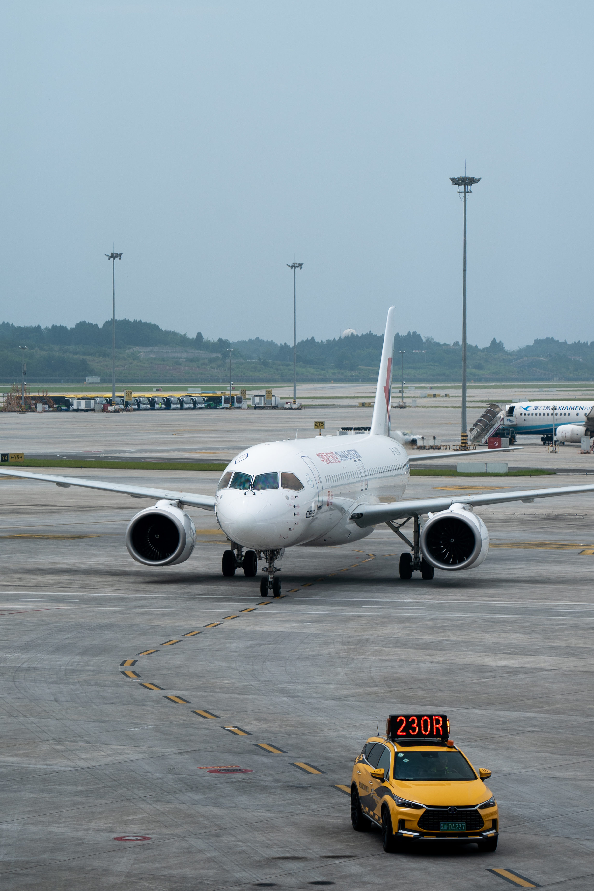 国产客机 C919，摄于成都天府国际机场。